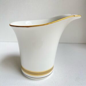 Villeroy & Boch Germany Vivian bone china creamer striped with gold trim 4 inch